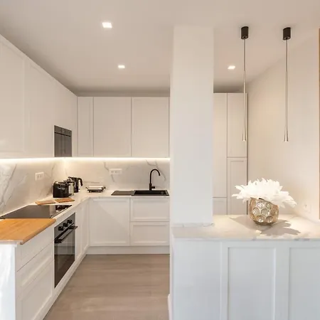 Lux 4br With Seaview Terrace *