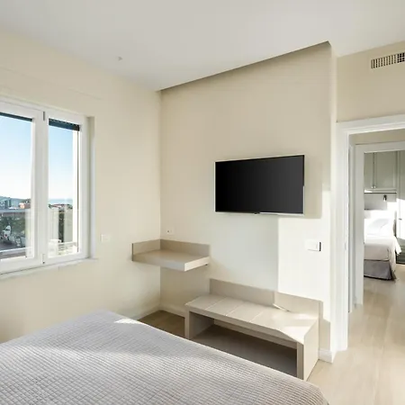 Lux 4br With Seaview Terrace *